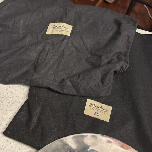 2 MICHAEL ARAM Stainless Steel Art Crafted 13" Plates with dust bags - Picture 6 of 6